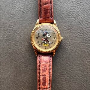 Vintage Minnie Mouse Disney Parks Gold Watch